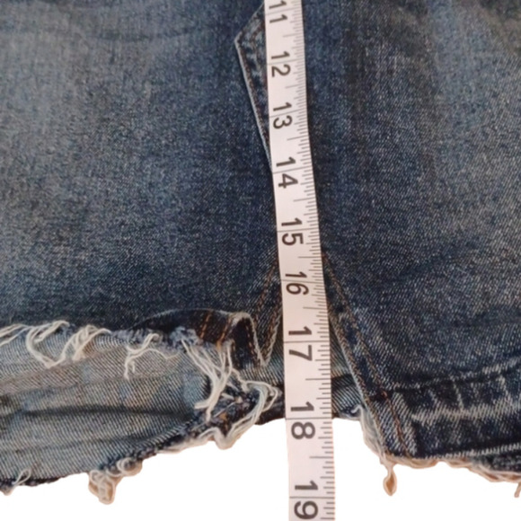 Kut from The kloth Hannah skirt size 10. Semi distressed.  Good used condition. - Picture 12 of 12